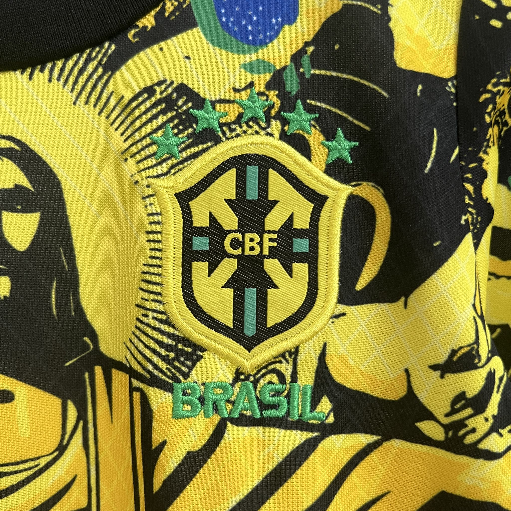 Brazil Special Edition Kit Kids - Cristo Redentor Yellow