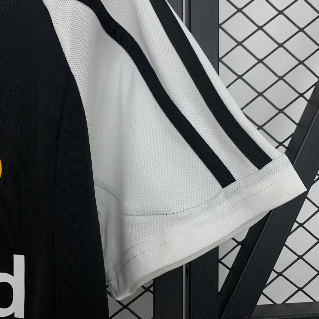 Retro Real Madrid 01/02 Away