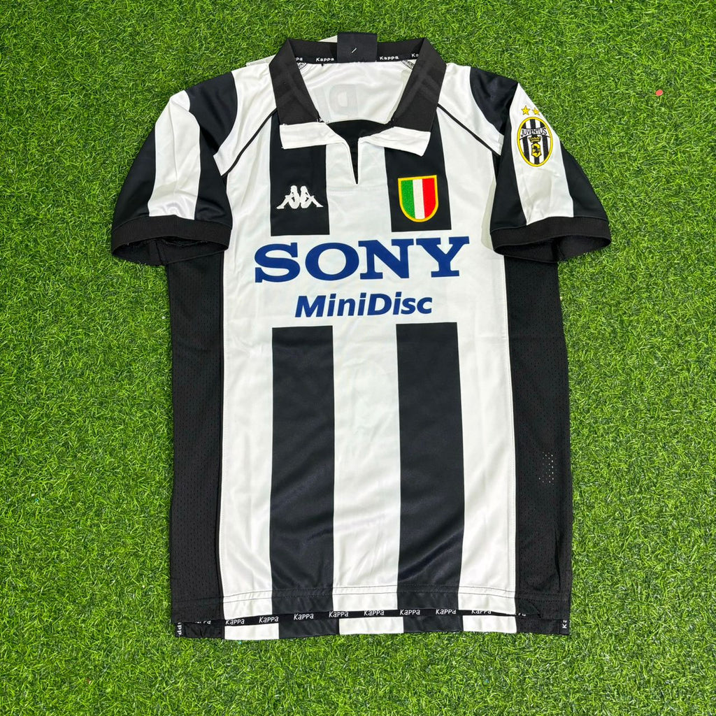 Cristiano Ronaldo 7 - Juventus Home Retro Kit Jersey Maillot Trikot Soccer Shirt