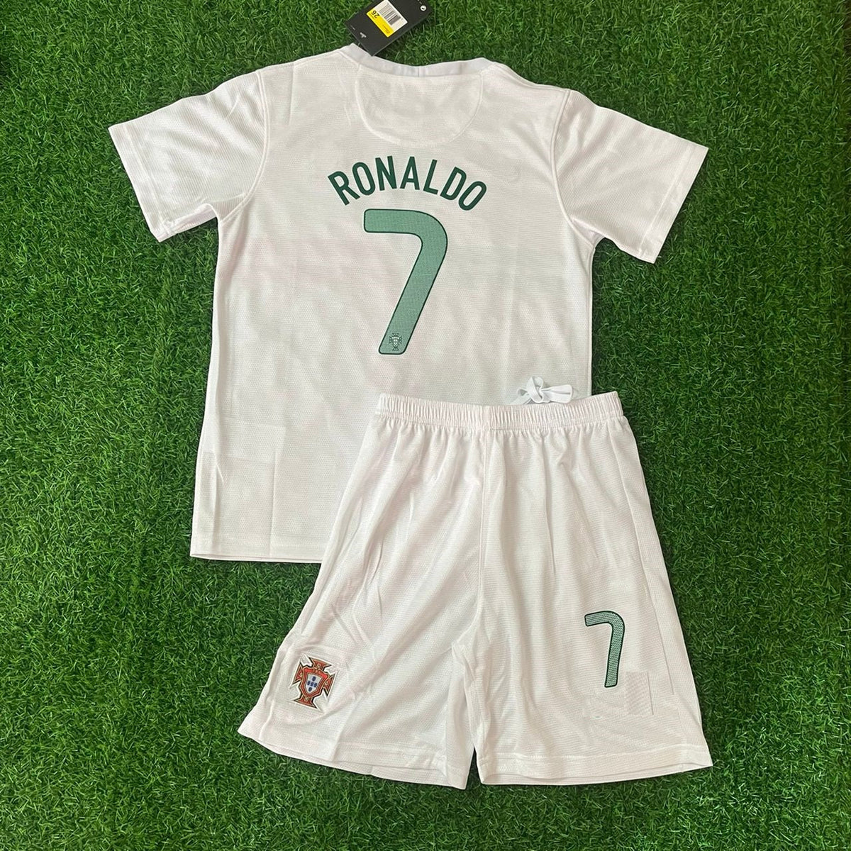 Cristiano Ronaldo Portugal 2012 White Ronaldo Kids Kit – Kit Jersey for Children – | KinderTrikot | Maillot Enfant Soccer Shirt