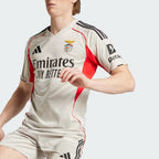 Camisola Benfica Alternativa Bege 2025/26 - ÚLTIMAS UNIDADES